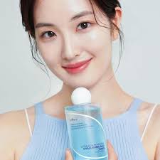 [Isntree] Ultra-Low Molecular Hyaluronic Acid Toner [300ml]